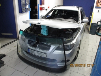 Čelní sklo BMW e61